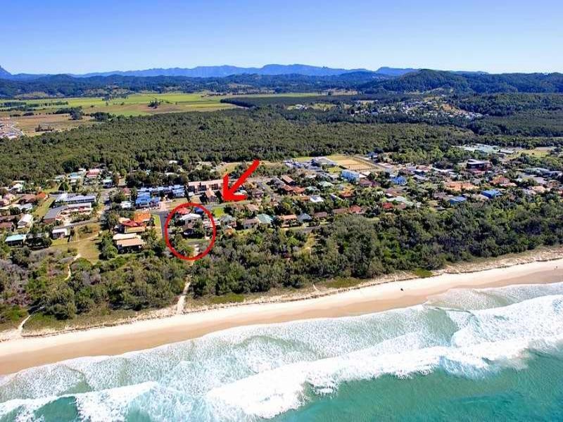 6 Surfside Crescent, Pottsville NSW 2489