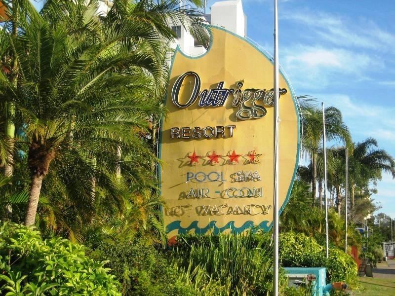 102 ‘Outrigger Suites’, 2007 Gold Coast Highway, Miami QLD 4220
