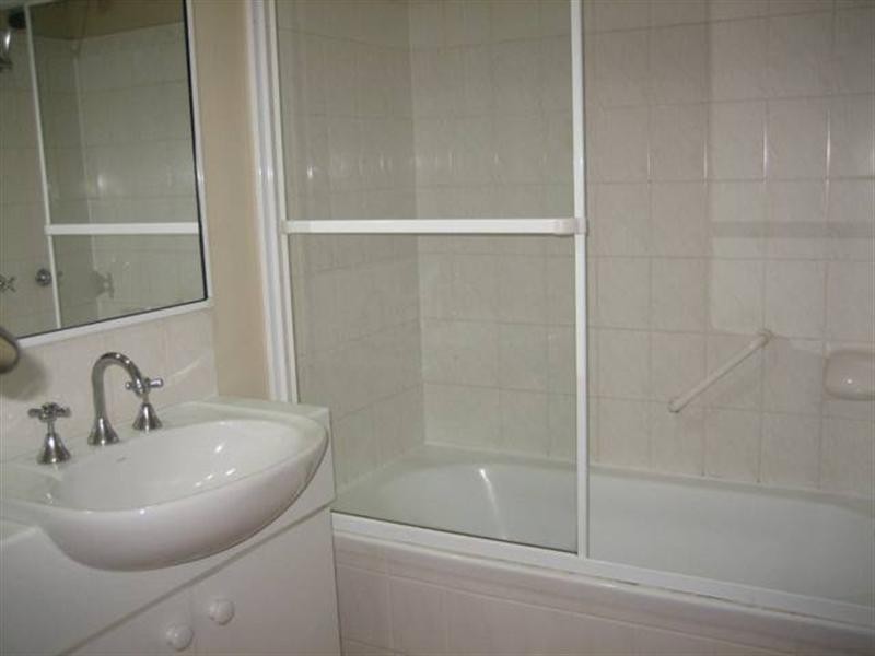 102 ‘Outrigger Suites’, 2007 Gold Coast Highway, Miami QLD 4220