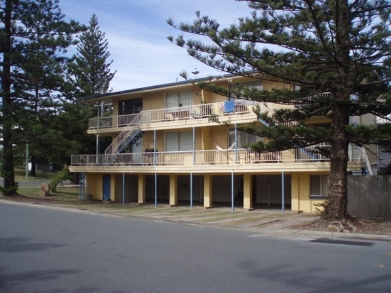 86 Albatross Avenue, Mermaid Beach QLD 4218