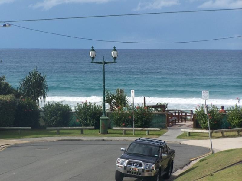 86 Albatross Avenue, Mermaid Beach QLD 4218