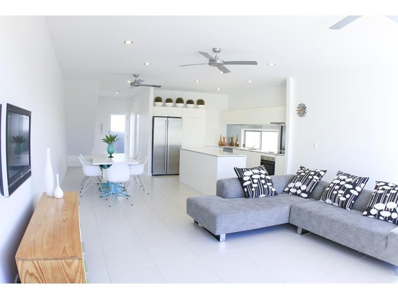 21B Kiers Road, Miami QLD 4220