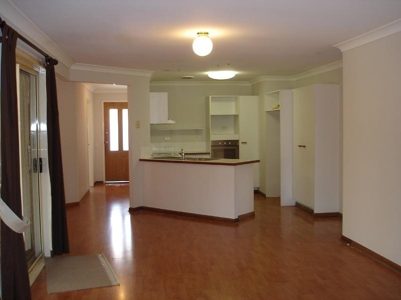 2 Munia Street, Varsity Lakes QLD 4227