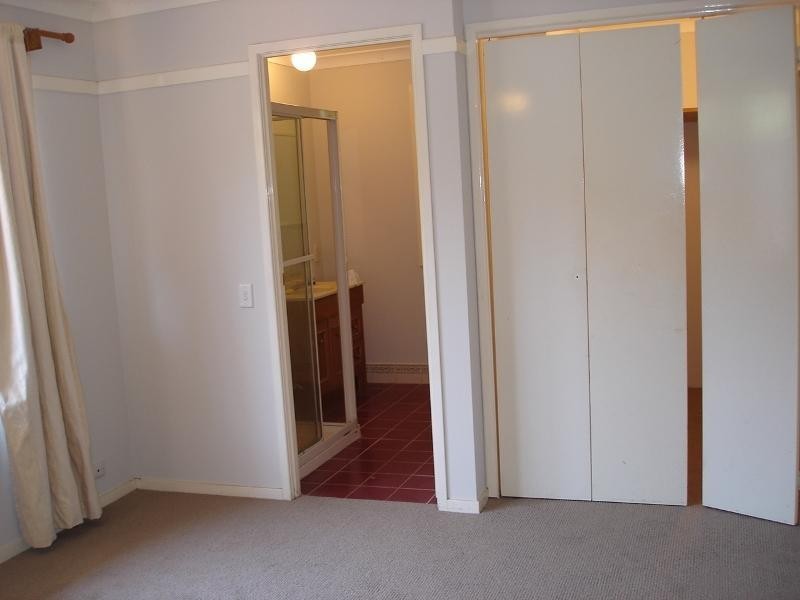 2 Munia Street, Varsity Lakes QLD 4227