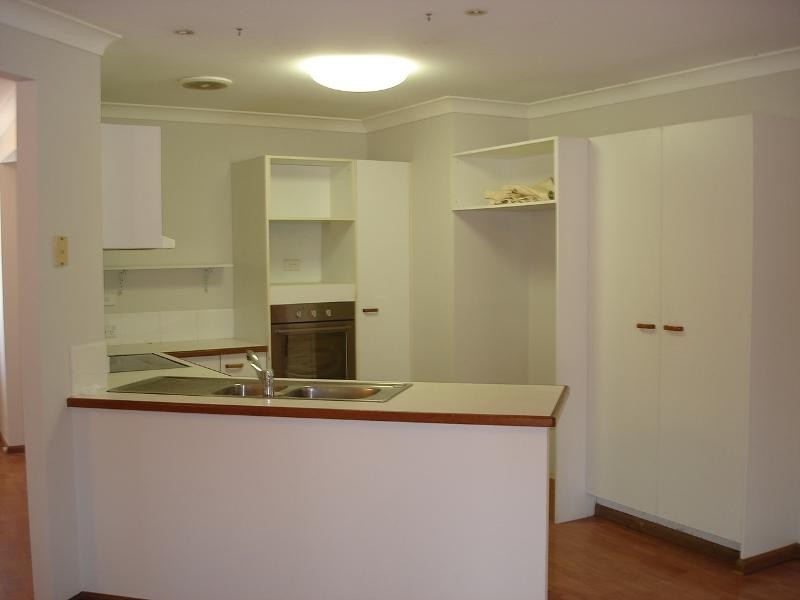 2 Munia Street, Varsity Lakes QLD 4227