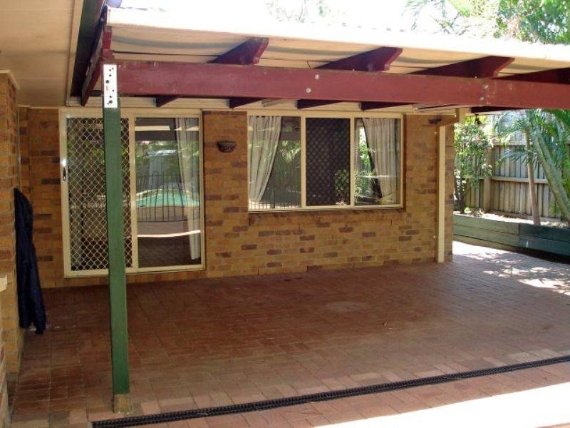 2 Munia Street, Varsity Lakes QLD 4227