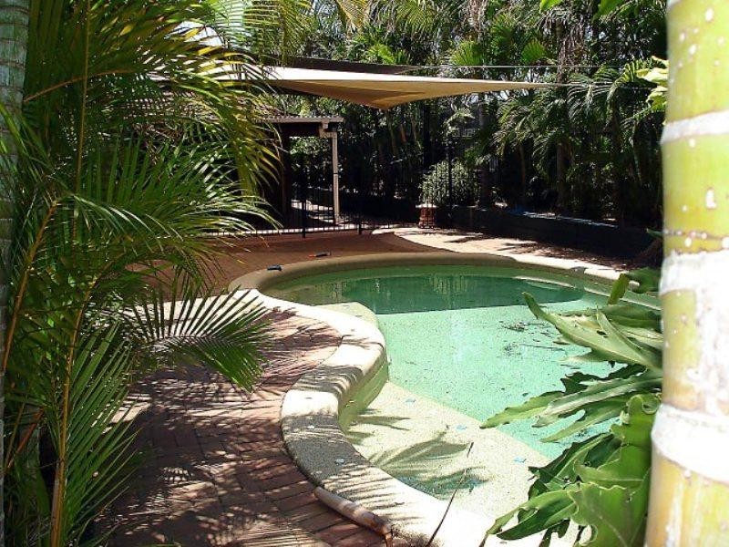 2 Munia Street, Varsity Lakes QLD 4227