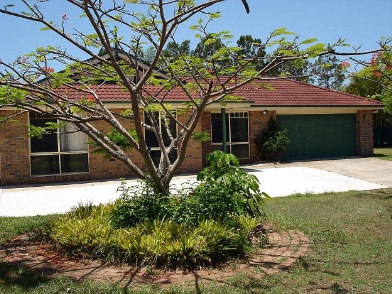 2 Munia Street, Varsity Lakes QLD 4227