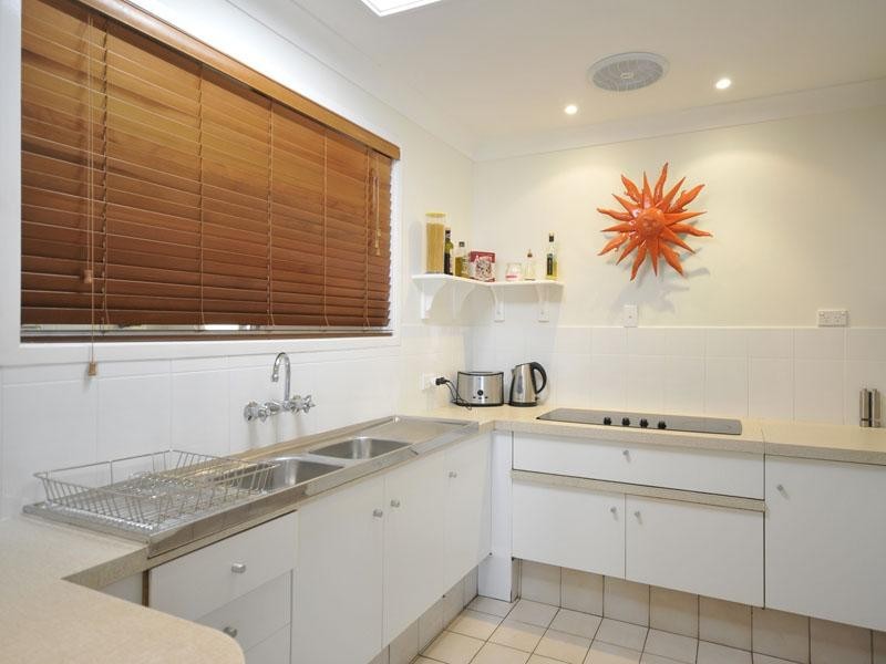 1 Araluen Avenue, Palm Beach QLD 4221