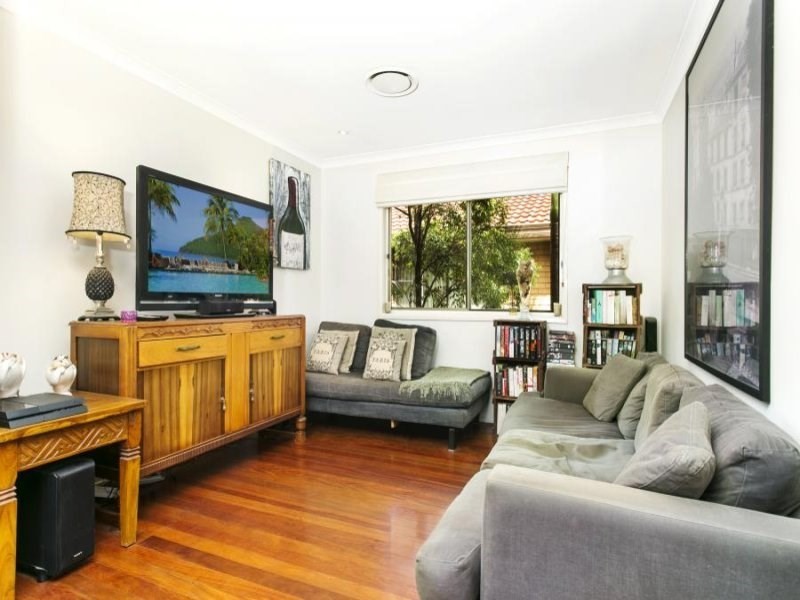 37 Seagull Avenue, Mermaid Beach QLD 4218