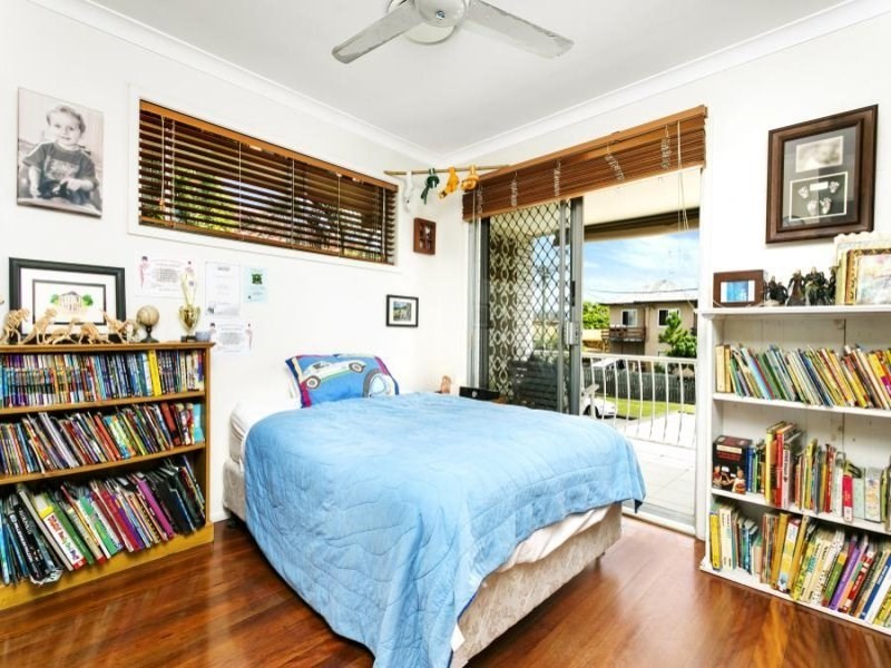 37 Seagull Avenue, Mermaid Beach QLD 4218