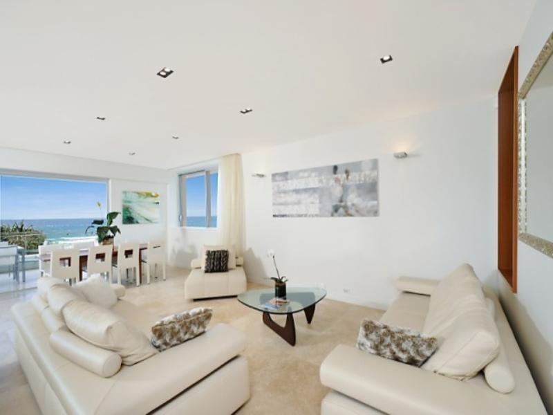 1 Twenty Seventh Ave ‘Frangipani’, Palm Beach QLD 4221