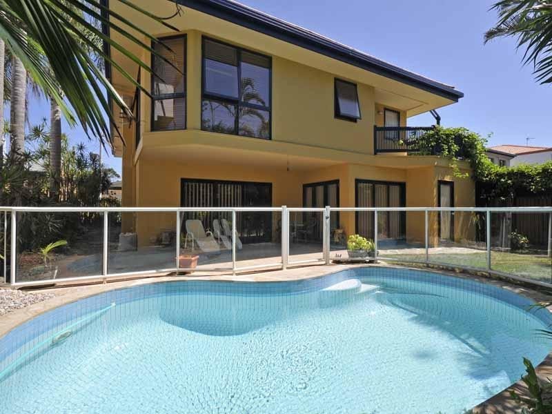 11 Seabeach Avenue, Mermaid Beach QLD 4218
