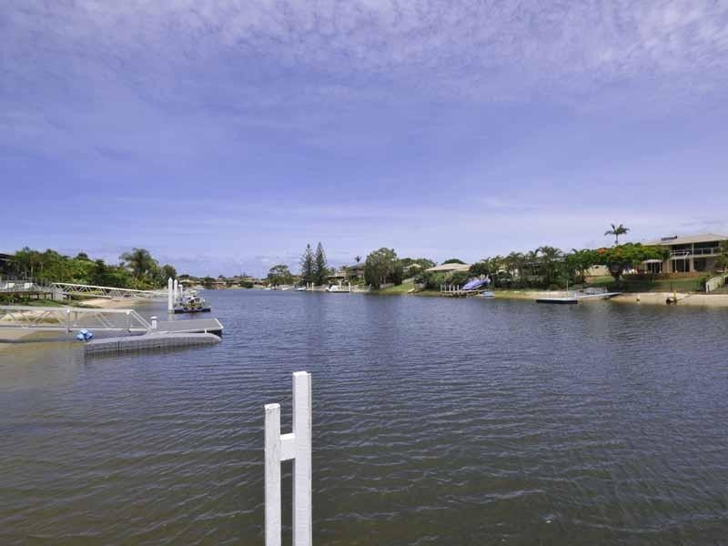 13 Gretel Drive, Mermaid Waters QLD 4218