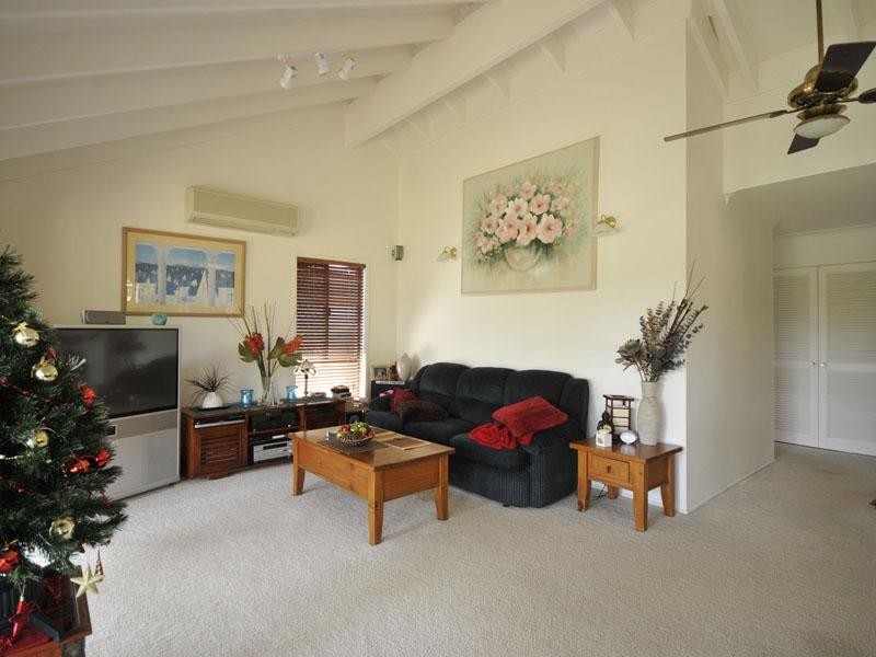 13 Gretel Drive, Mermaid Waters QLD 4218