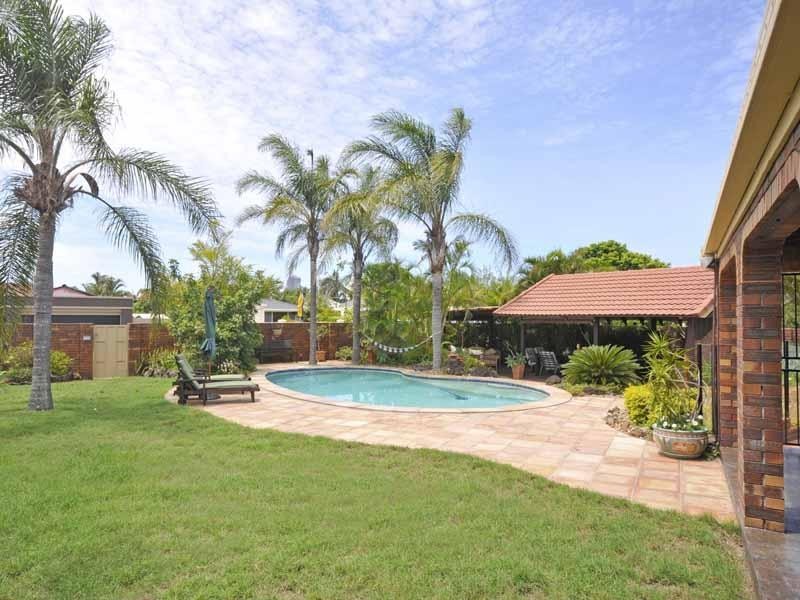 13 Gretel Drive, Mermaid Waters QLD 4218