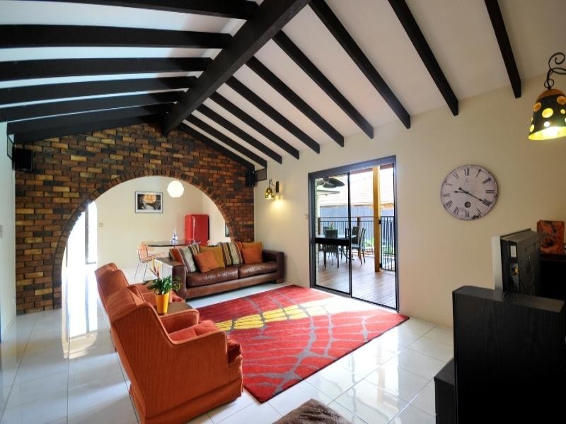 3 Maple Place, Palm Beach QLD 4221