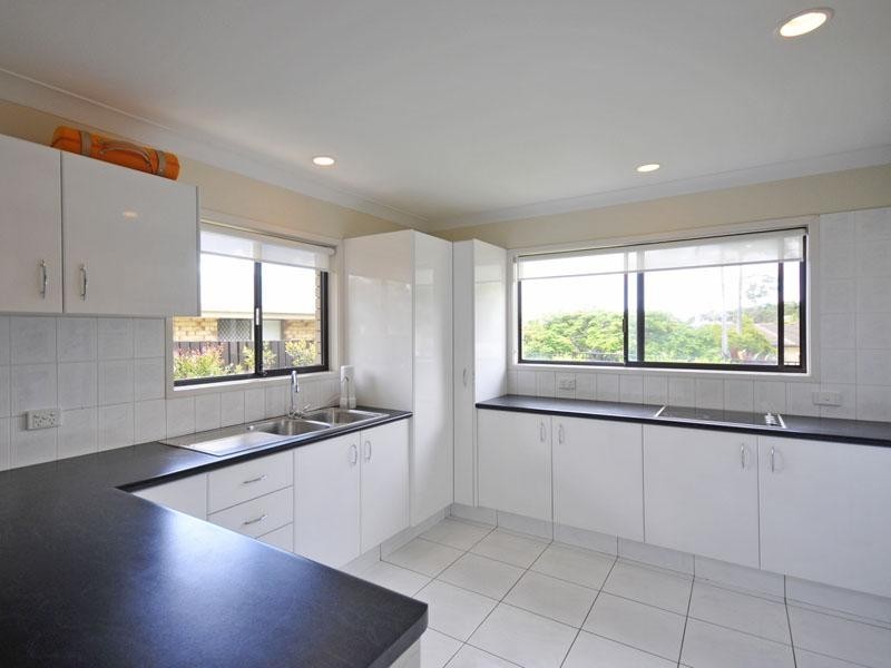 3 Maple Place, Palm Beach QLD 4221