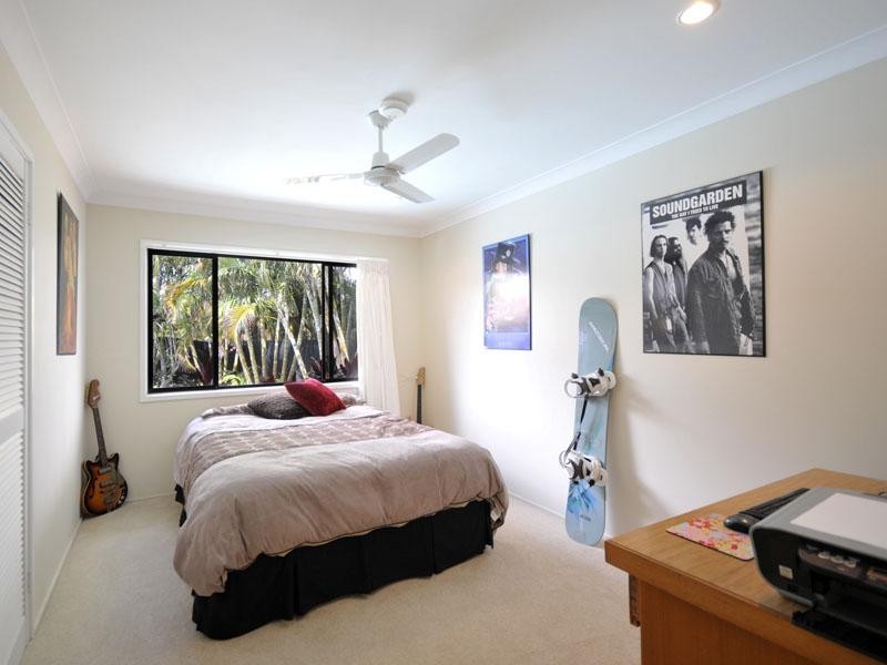 3 Maple Place, Palm Beach QLD 4221