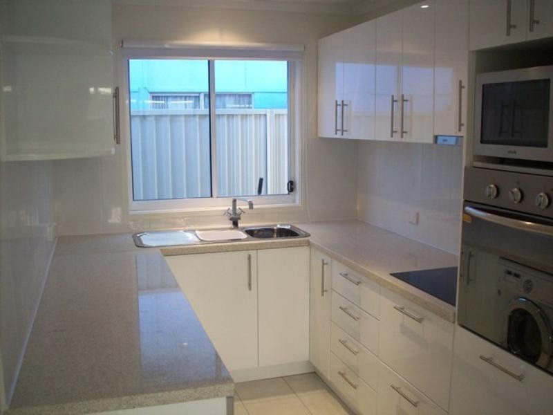 8 Sunbrite Avenue, Mermaid Beach QLD 4218