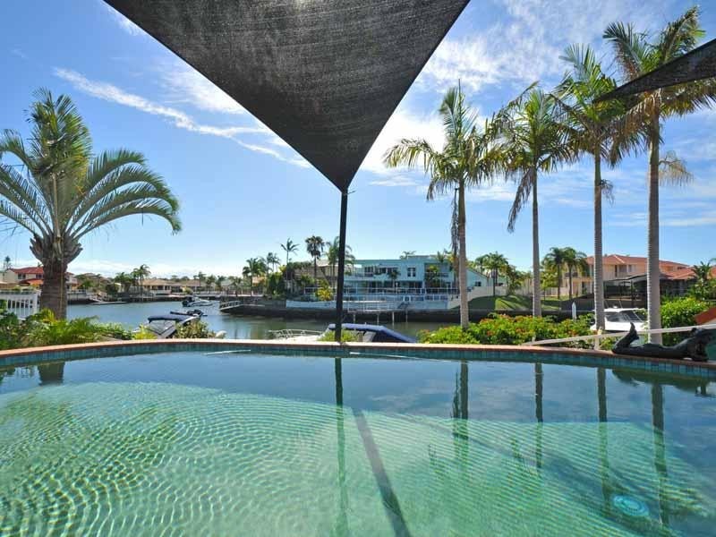 14 Nirvana Court, Runaway Bay QLD 4216