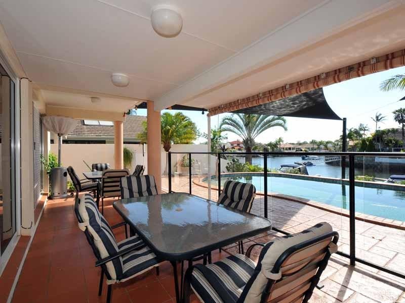 14 Nirvana Court, Runaway Bay QLD 4216