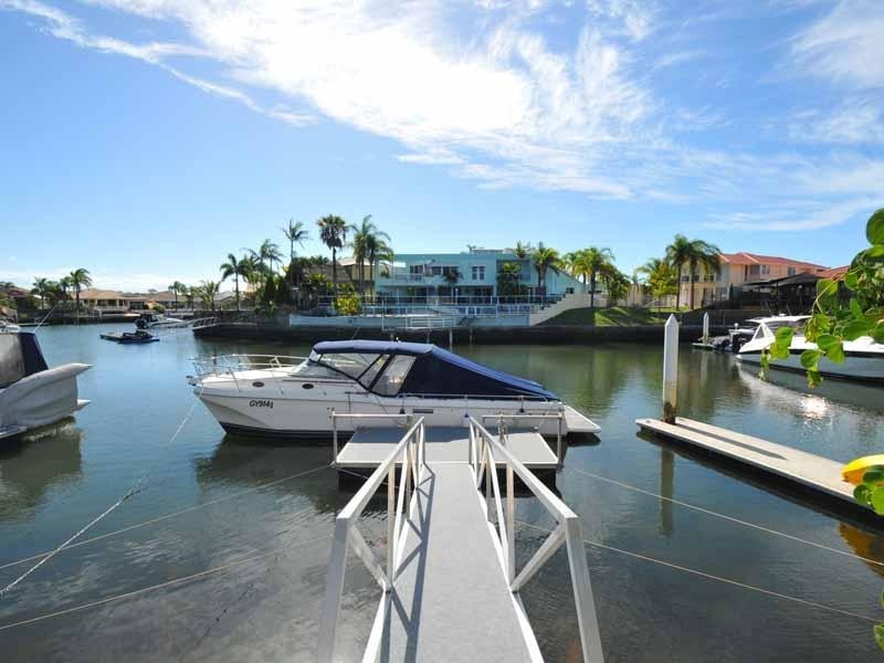 14 Nirvana Court, Runaway Bay QLD 4216