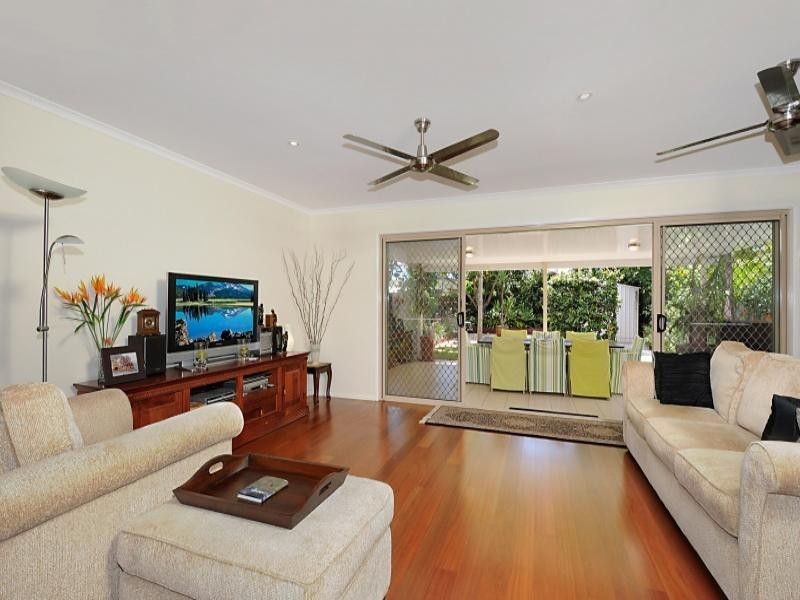 87 Albion Avenue, Miami QLD 4220