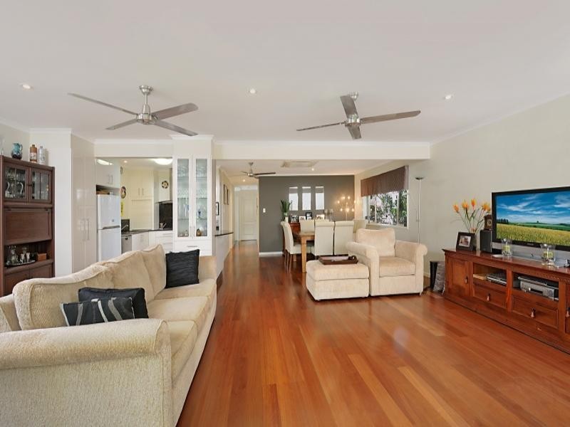 87 Albion Avenue, Miami QLD 4220