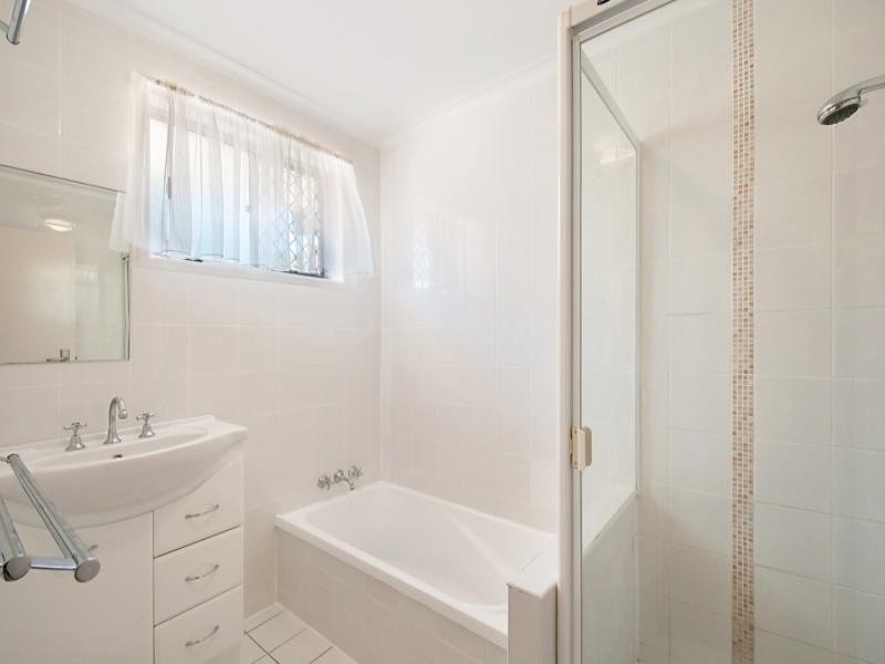 21 Lesley Avenue, Miami QLD 4220