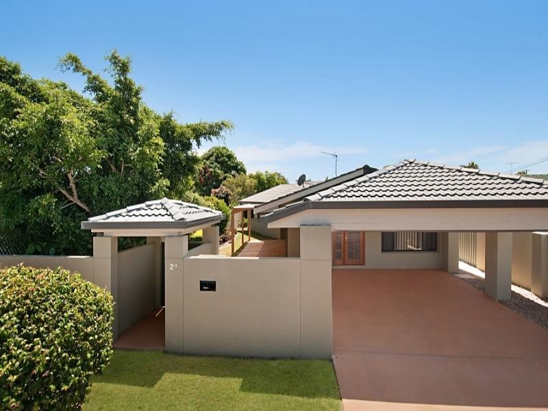 21 Lesley Avenue, Miami QLD 4220