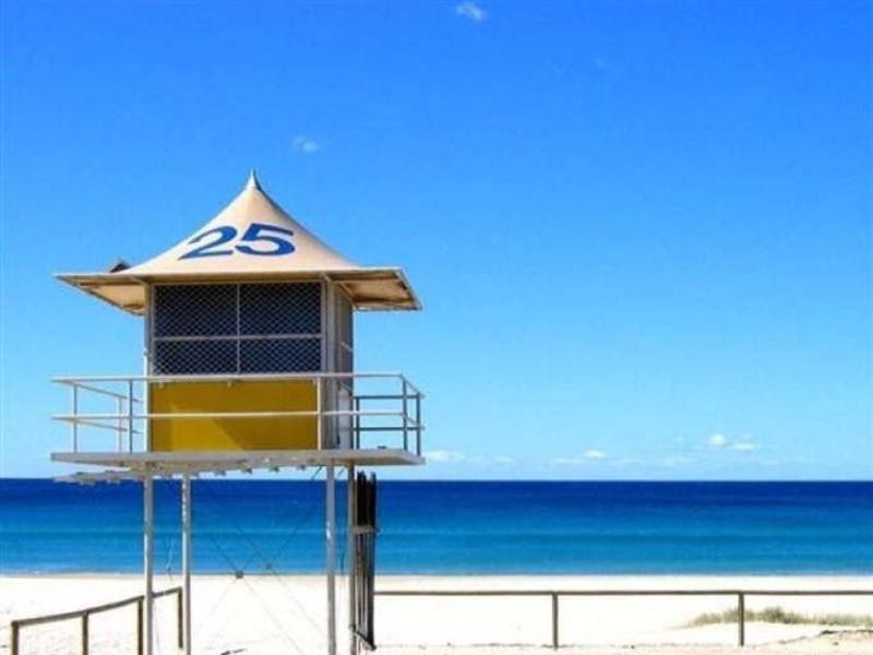 32 Tamborine Street, Mermaid Beach QLD 4218