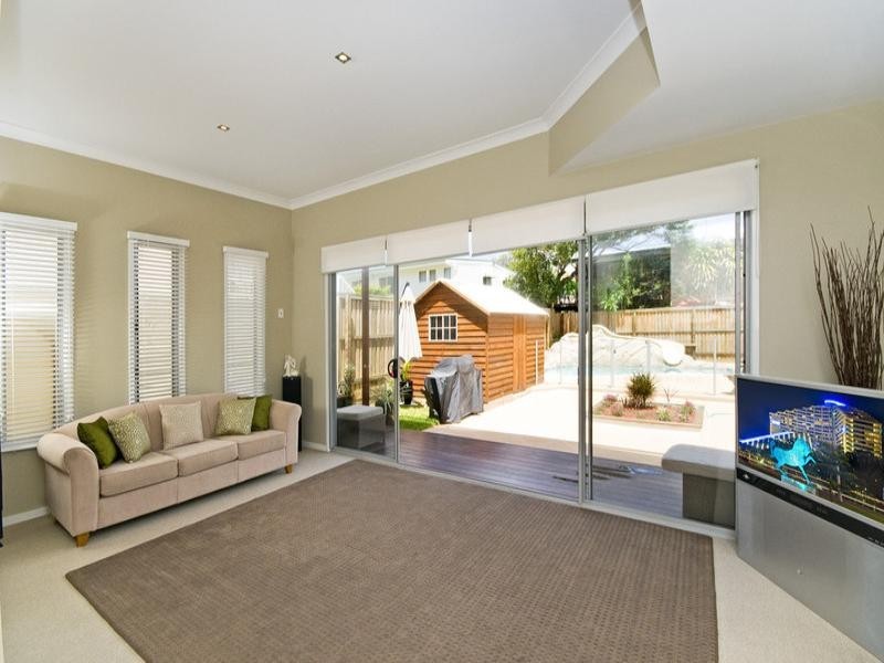 12 Tomewin Street, Currumbin QLD 4223