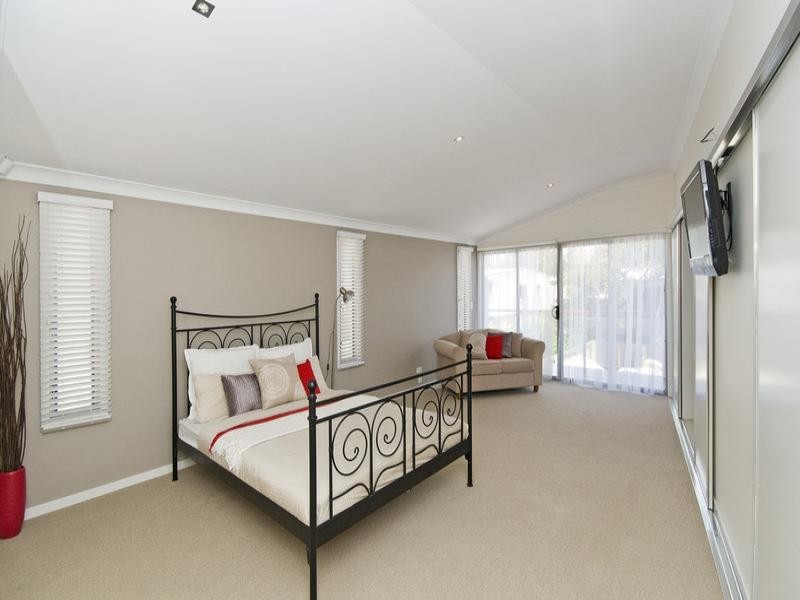 12 Tomewin Street, Currumbin QLD 4223