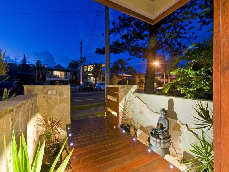 12 Tomewin Street, Currumbin QLD 4223