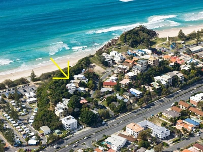 33 Brakes Crescent, Miami QLD 4220
