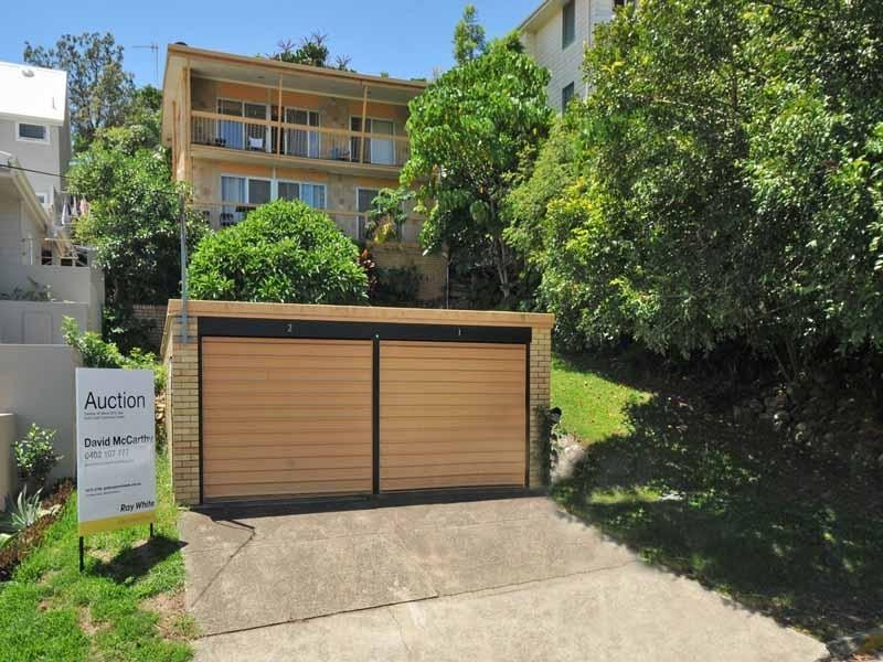 33 Brakes Crescent, Miami QLD 4220