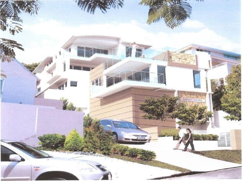 33 Brakes Crescent, Miami QLD 4220