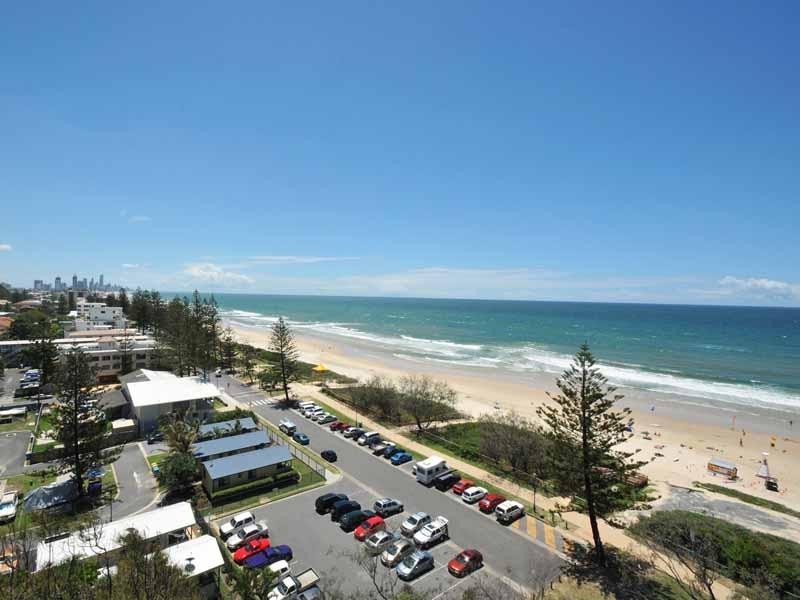 33 Brakes Crescent, Miami QLD 4220