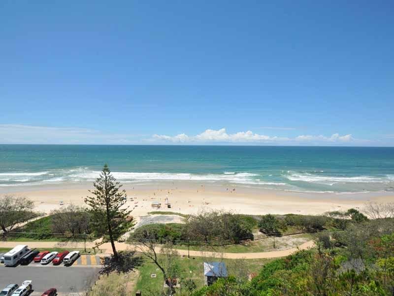33 Brakes Crescent, Miami QLD 4220