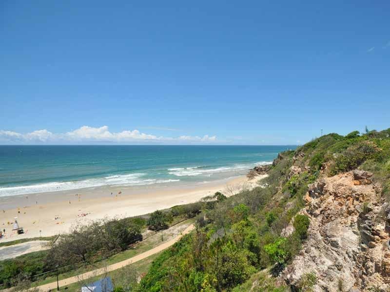 33 Brakes Crescent, Miami QLD 4220