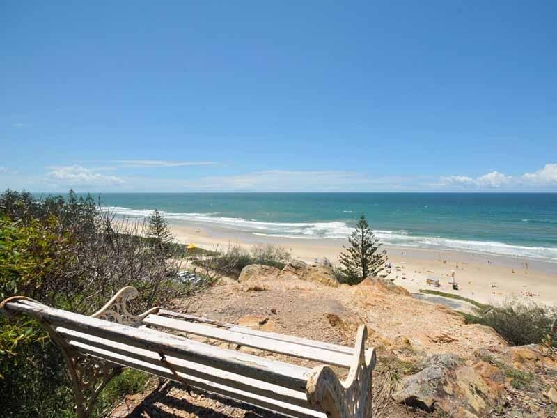 33 Brakes Crescent, Miami QLD 4220