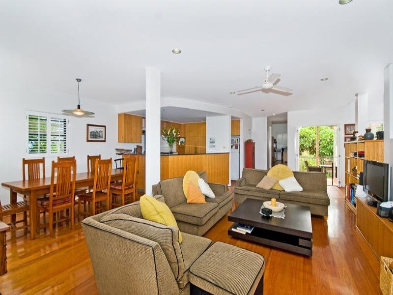 9 Dudley Street, Mermaid Beach QLD 4218