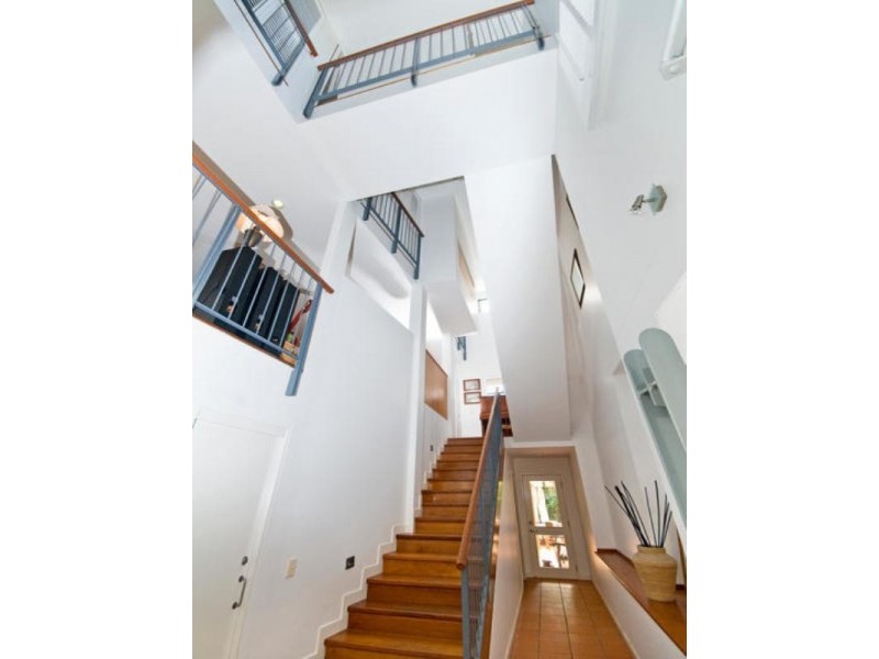 9 Dudley Street, Mermaid Beach QLD 4218