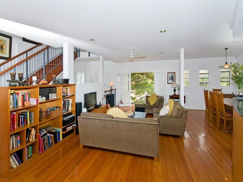 9 Dudley Street, Mermaid Beach QLD 4218