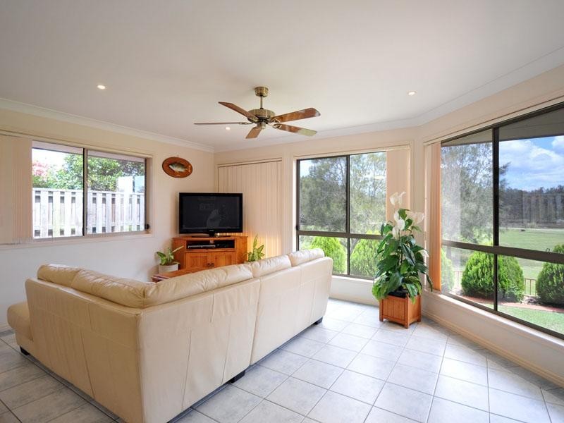 27 Tussock Crescent, Elanora QLD 4221