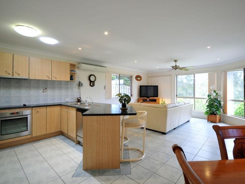 27 Tussock Crescent, Elanora QLD 4221