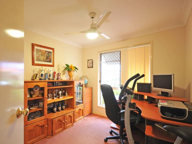 27 Tussock Crescent, Elanora QLD 4221