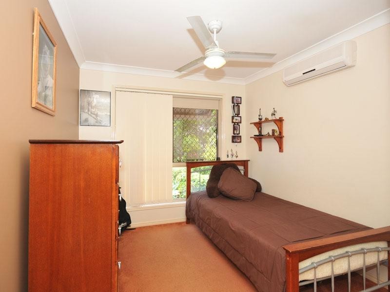 27 Tussock Crescent, Elanora QLD 4221