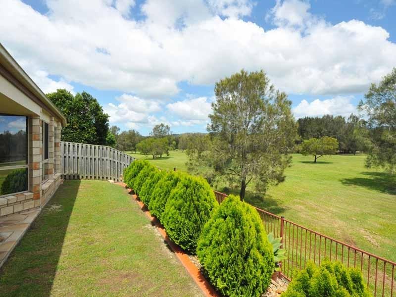 27 Tussock Crescent, Elanora QLD 4221
